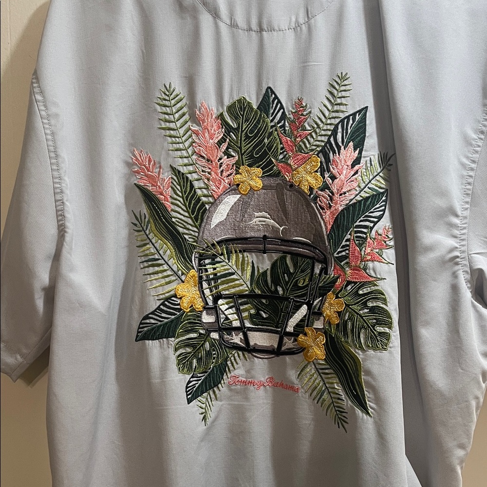 Men’s New England Patriots Tommy Bahama Gray Coconut Point Shirt (L)